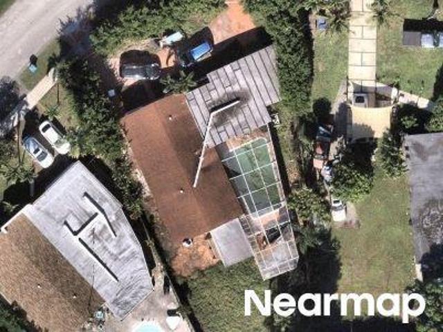 NE 184th St
