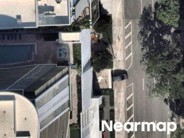 NE 1st Ave