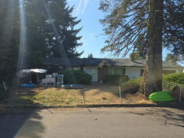 NE 20th St