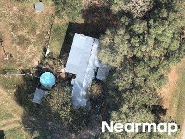 NE 211th Dr