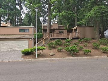 NE 22nd St