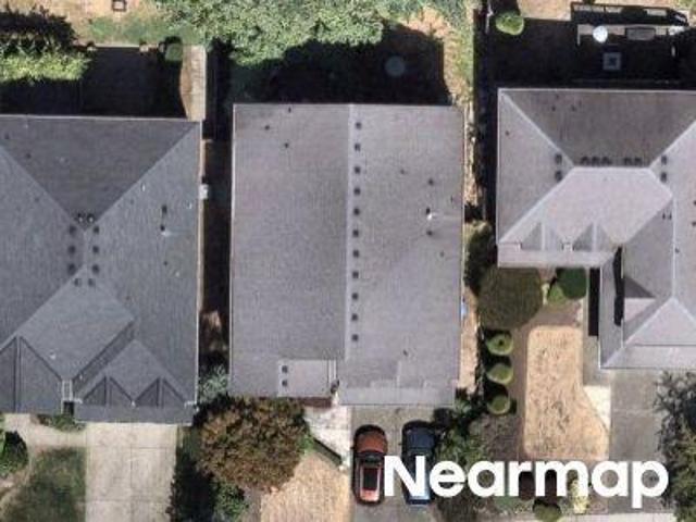 NE 27th Pl