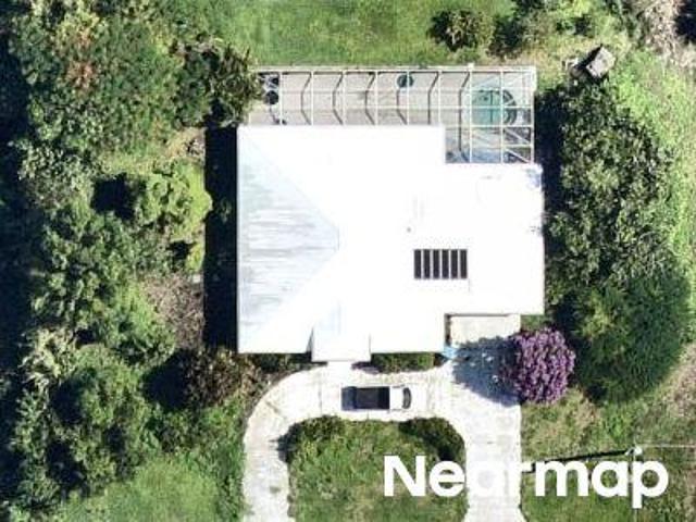NE 27th St