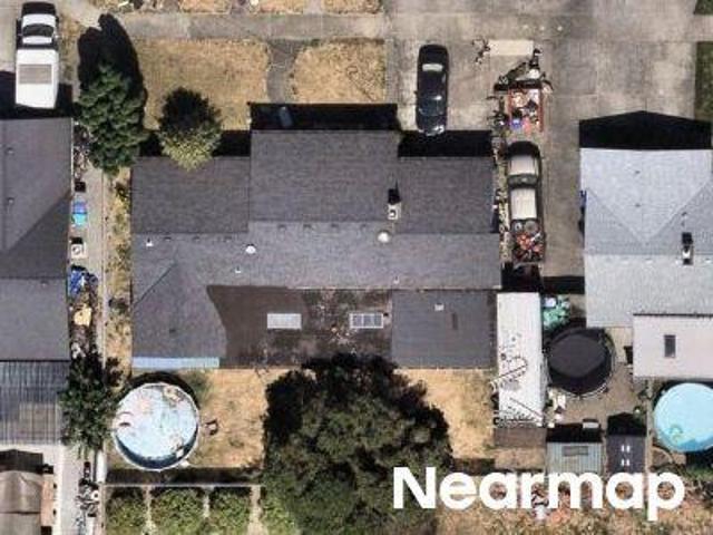 NE 25th Ct