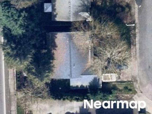 NE 25th Pl