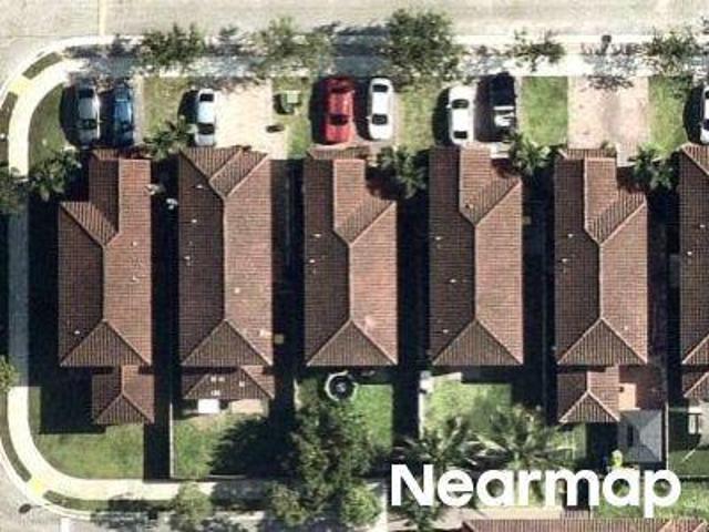 NE 2nd St