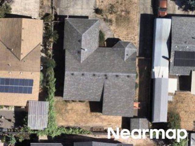 NE Brogden St