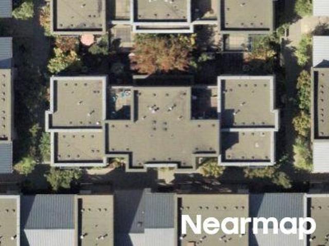 NE Carillion Dr