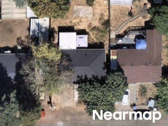NE Christian St