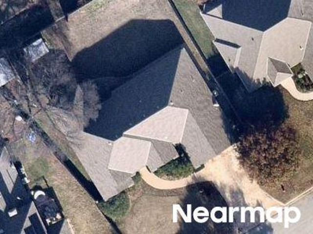 NE Colonial Dr