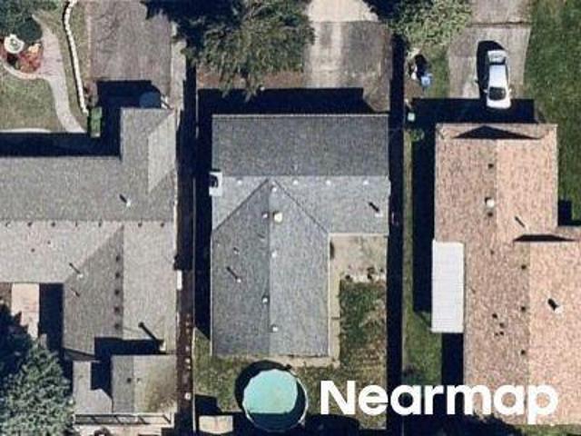 NE Clackamas St