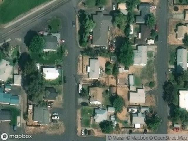 NE Douglas St