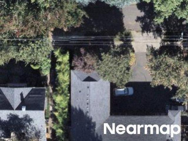 NE Hancock St
