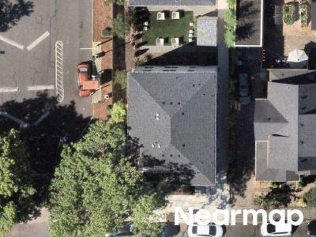 NE Jessup St