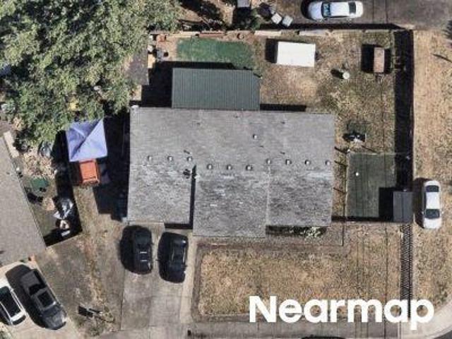 NE Kathryn St