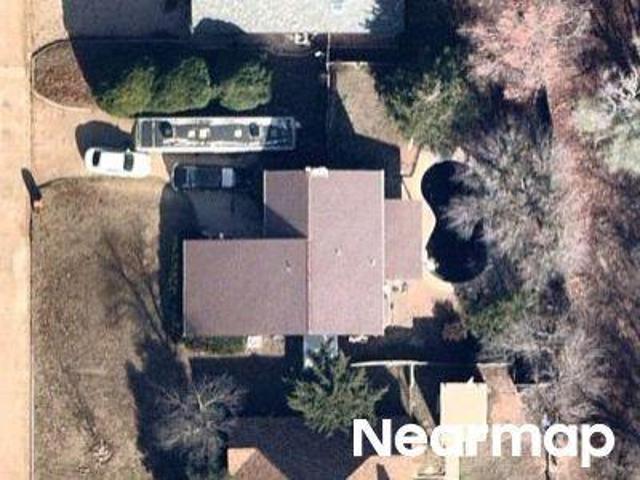 NE Kingsbriar Dr