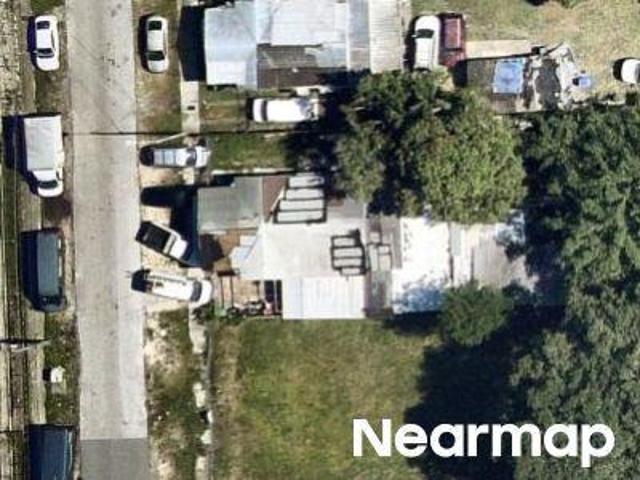 NE Miami Ct