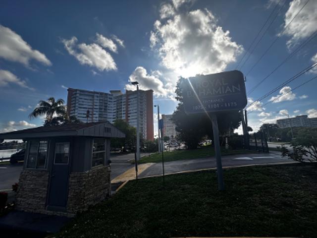 NE Miami Gdns Dr