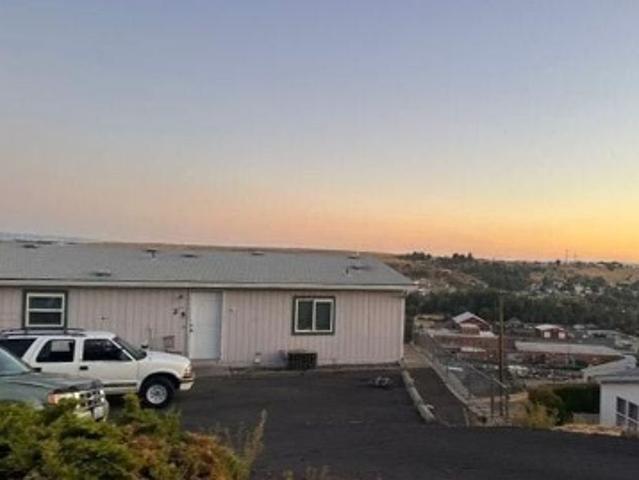 NE Mount Hebron Dr