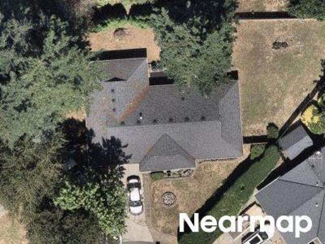 NE Roberts Ct