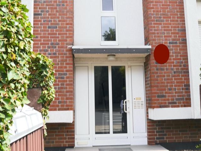 NE Stadionviertel, ruhige kompl. Renov. 2 Zi. ETW, KDB, Balkon, Carport, Keller