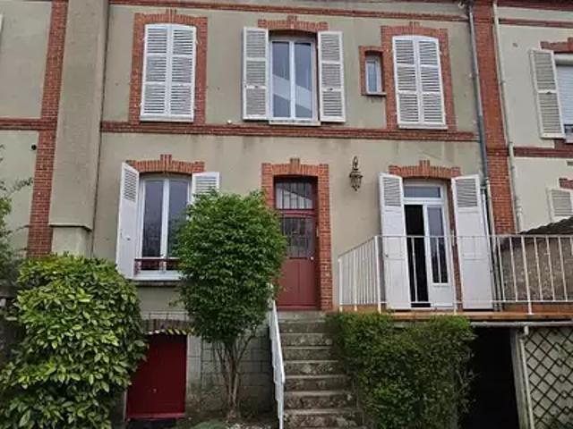 Nemours 77140 Location maison 7 pièces t7 jardin terrasse