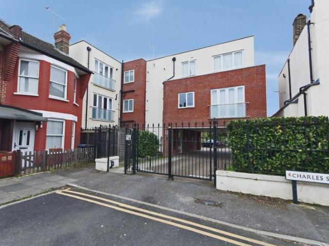 Neo Court, Charles Street, Endfield EN1, 2 bed flat to rent, £2,200 pcm | PrimeLocation
