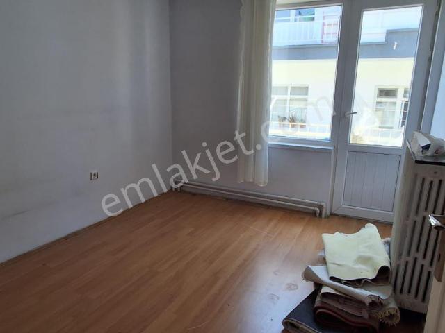 Neon Dan A.eğlencede Salona Tek Oda Açılır Ön Cephe Kiralık