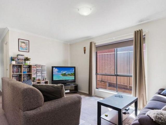 Neat modern 3 Bedroom home in popular Golden Square