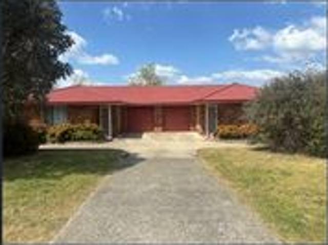 Neat & Modern Two Bedroom Apartment in Armidale