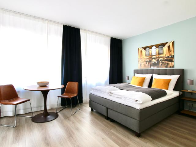 Neat & modern apartment at Barbarossaplatz