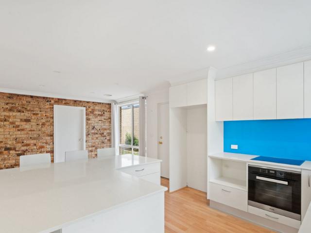 Neat & Modern Home In The Heart Of Hawker