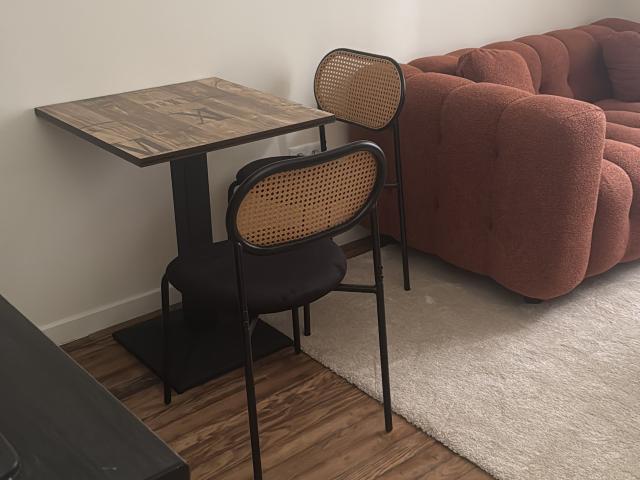 Neat, new flat in nice area