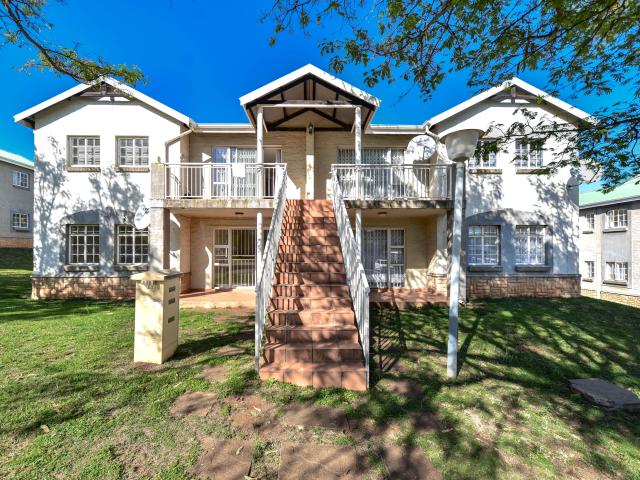 NEAT NORTH FACING 2 BEDROOM APARTMENT IN THORNHILL ESTATE, BOARDWALK