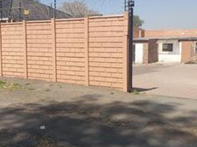 neat one bedroom garden cottage to l.