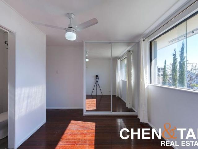 Neat one bedroom residence living in convenient Fairfield
