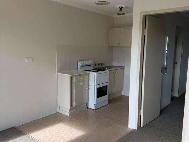 Neat One Bedroom Unit