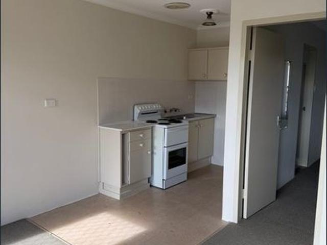 Neat One Bedroom Unit