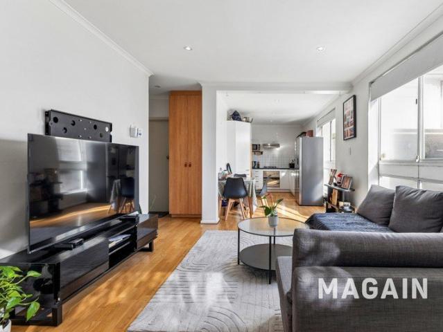 Neat & Airy Two Bedroom Unit in Secure Complex