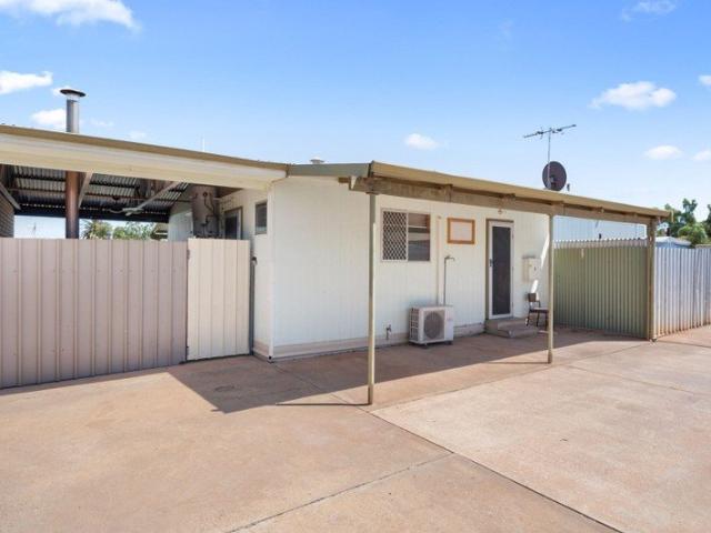 Neat and tidy centrally located unit