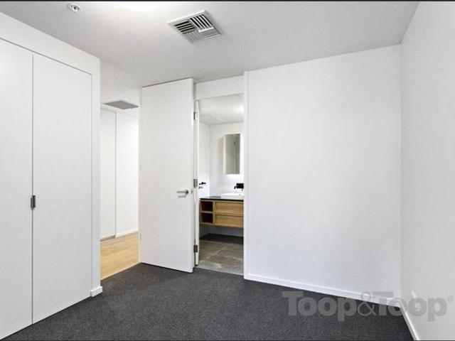 Neat And Tidy City Apartment With Views!