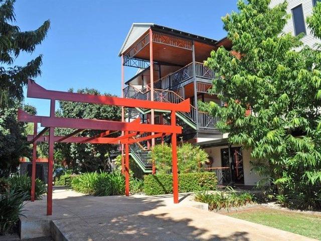 Neat and tidy furnished apartment in great complex