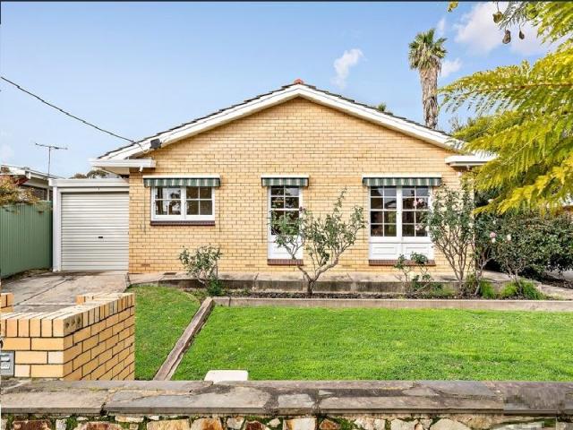 Neat and Tidy Homette in a great location