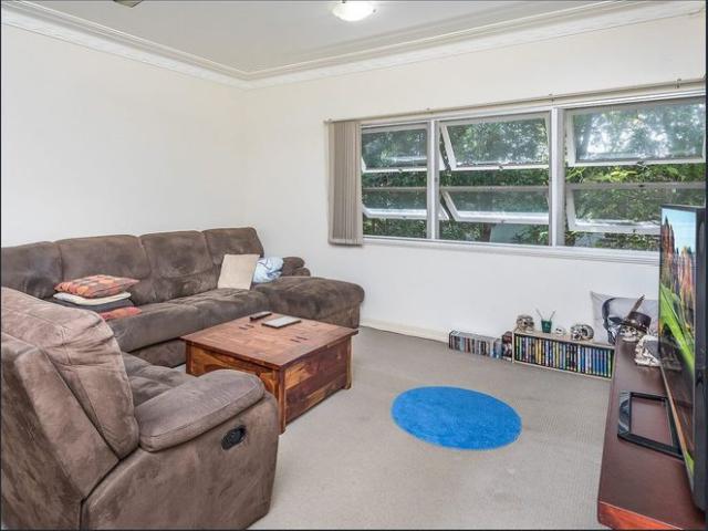 Neat and Tidy Home Close to the Beach!