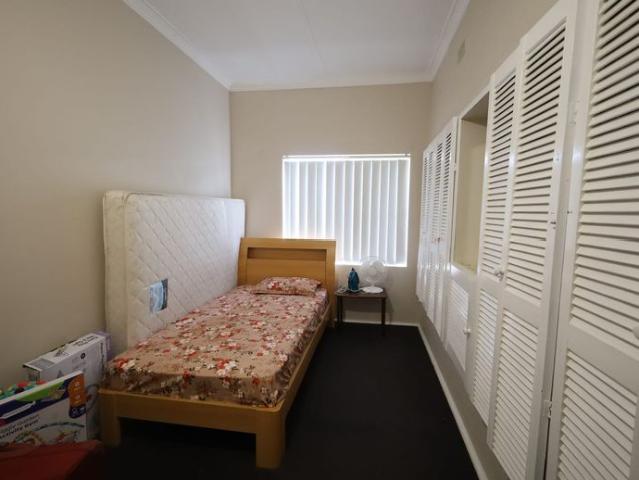 Neat and tidy home in central location available now