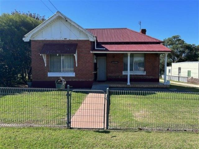 NEAT AND TIDY HOME ON LARGE BLOCK