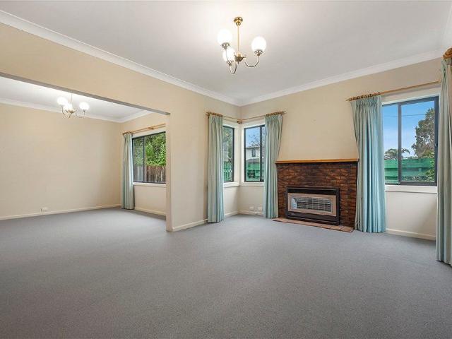 Neat and Tidy Home with Prime Location Near Highpoint Shopping Centre