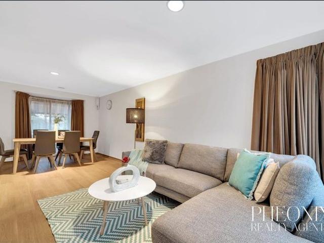 NEAT AND TIDY LARGE FAMILY HOME