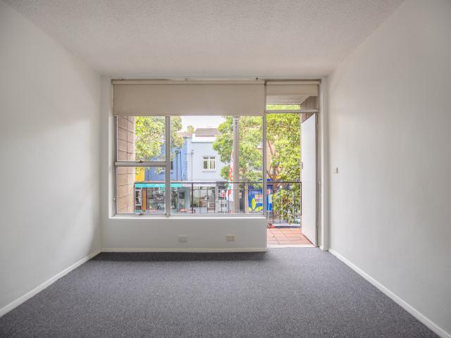 neat and tidy studio in the heart of surry hills