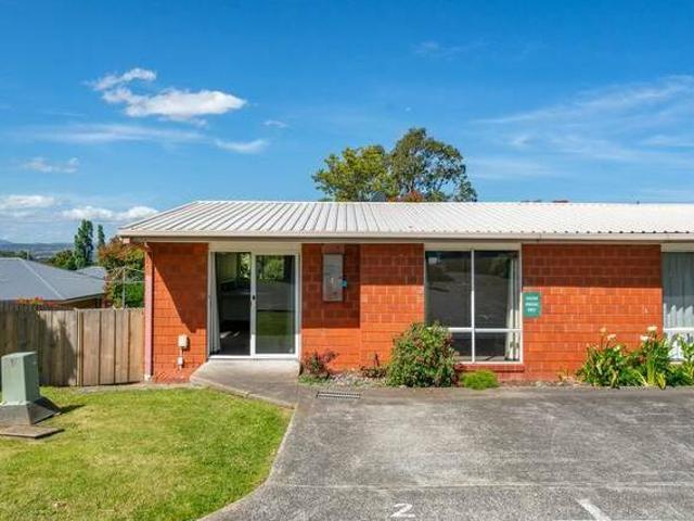 Neat and Tidy Two Bedroom Unit